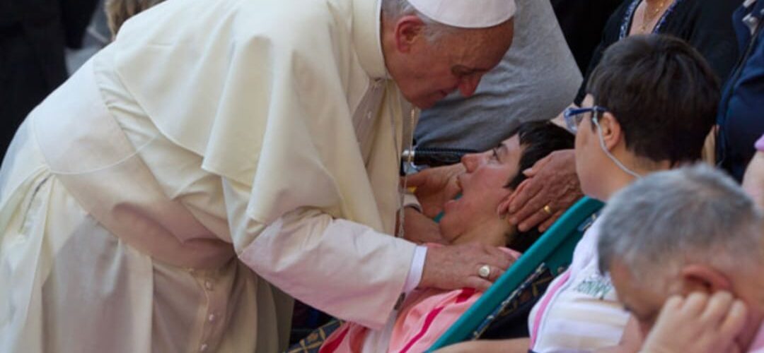 هل إله الكتاب المقدس يحتقر المعاقين في اللاويين ٢١: ١٦ ؟