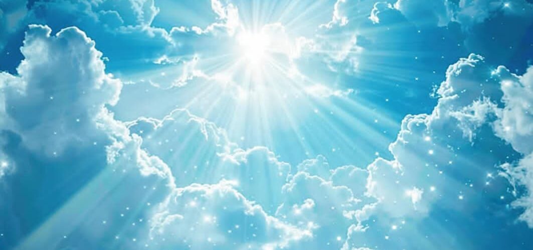 هل السماء حسنة كما جاء في التكوين ١: ١٨ أو السماوات غير طاهرة كما جاء في أيوب ١٥: ١٥ ؟